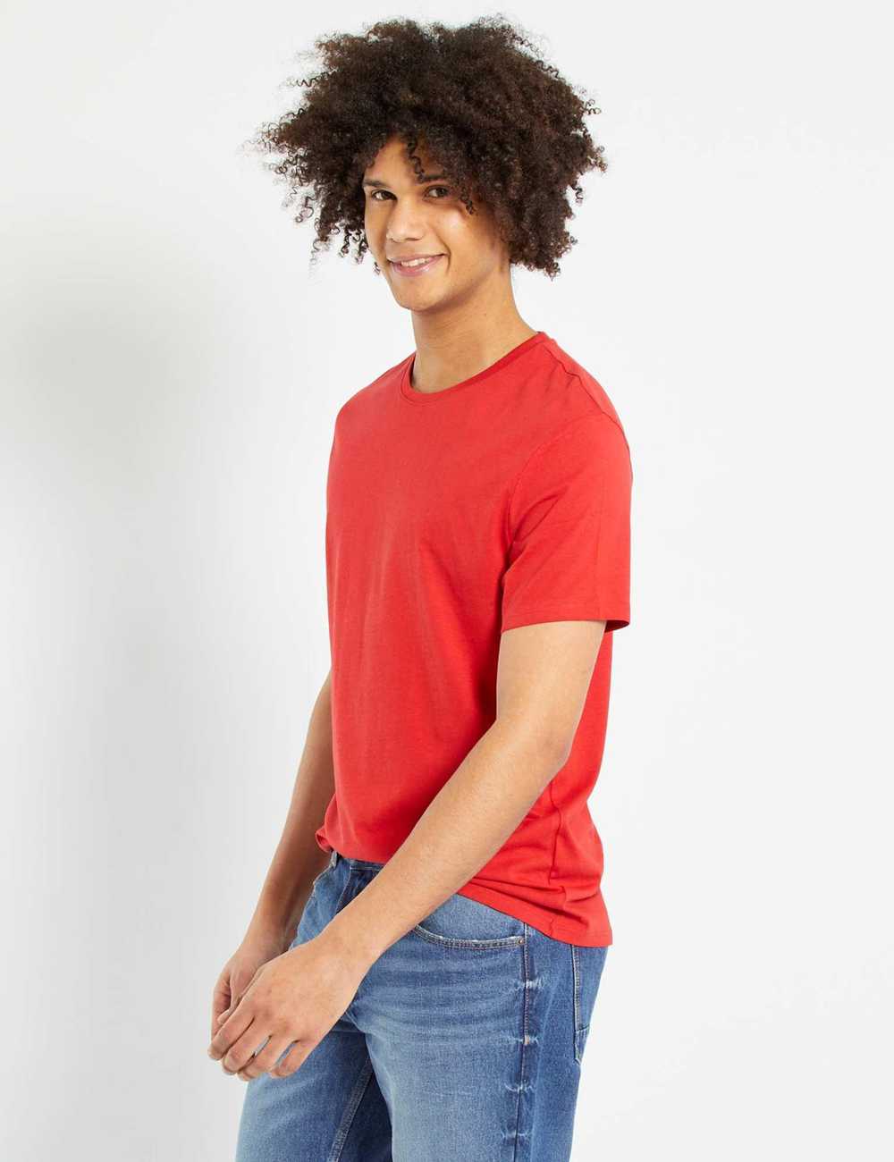 Red t clearance shirt jeans