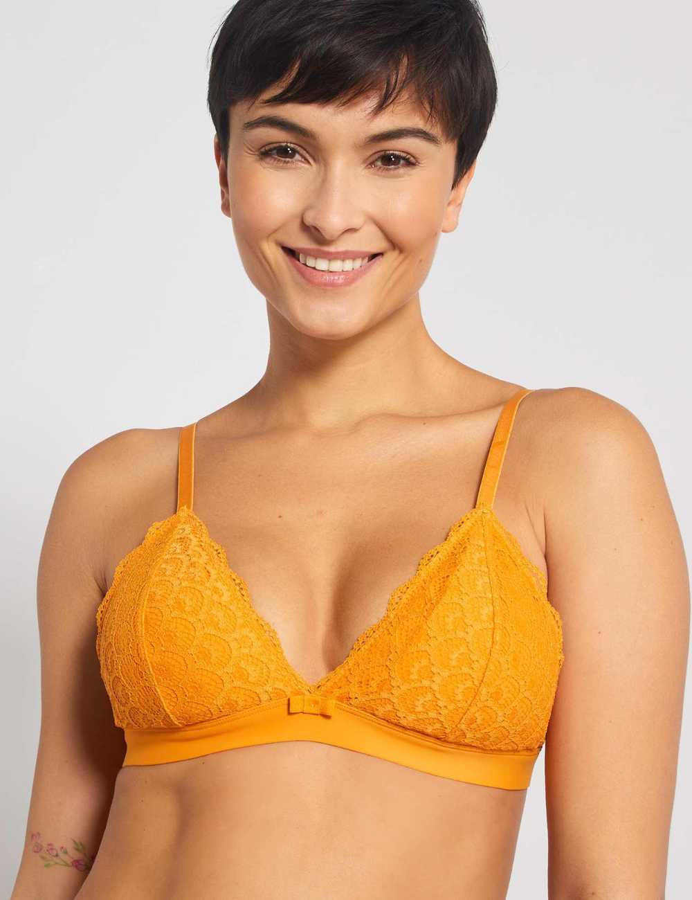 Lace triangle bra with removable padding